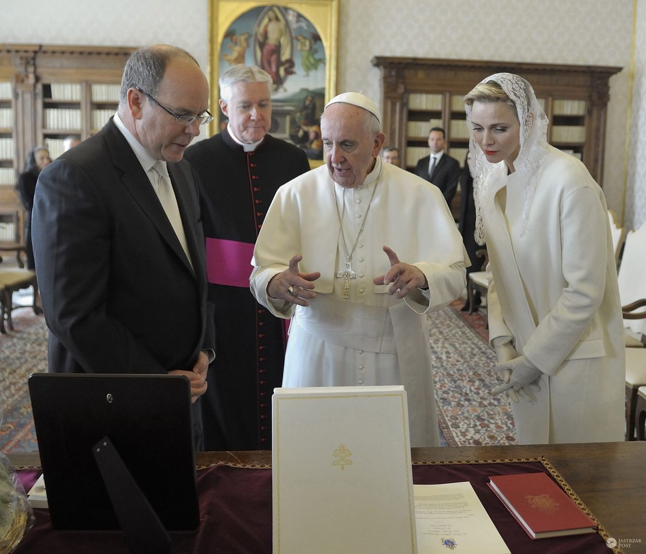 Książę Monako Albert II i księżna Charlene na prywatnej audiencji u papieża Franciszka (fot. ONS)