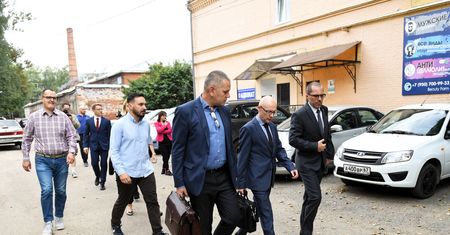Polscy prokuratorzy polecieli do Smoleńska. Nie uciekną przed polityczną oceną swojej pracy