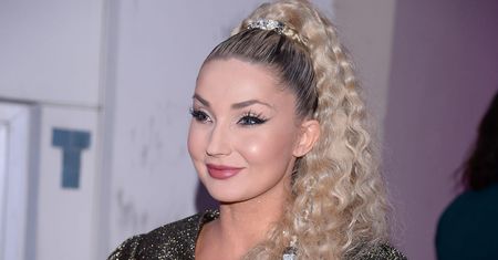 Cleo nie przejmuje się pieniędzmi. Chodzi jej o coś innego