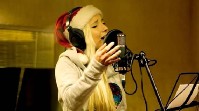 Cleo

Fotografia: screen z YouTube.com