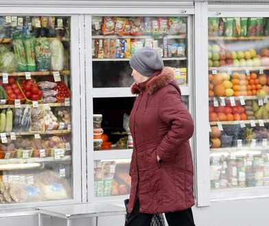 Żywność drastycznie zdrożała. Polacy ograniczają inne zakupy, by kupić jedzenie