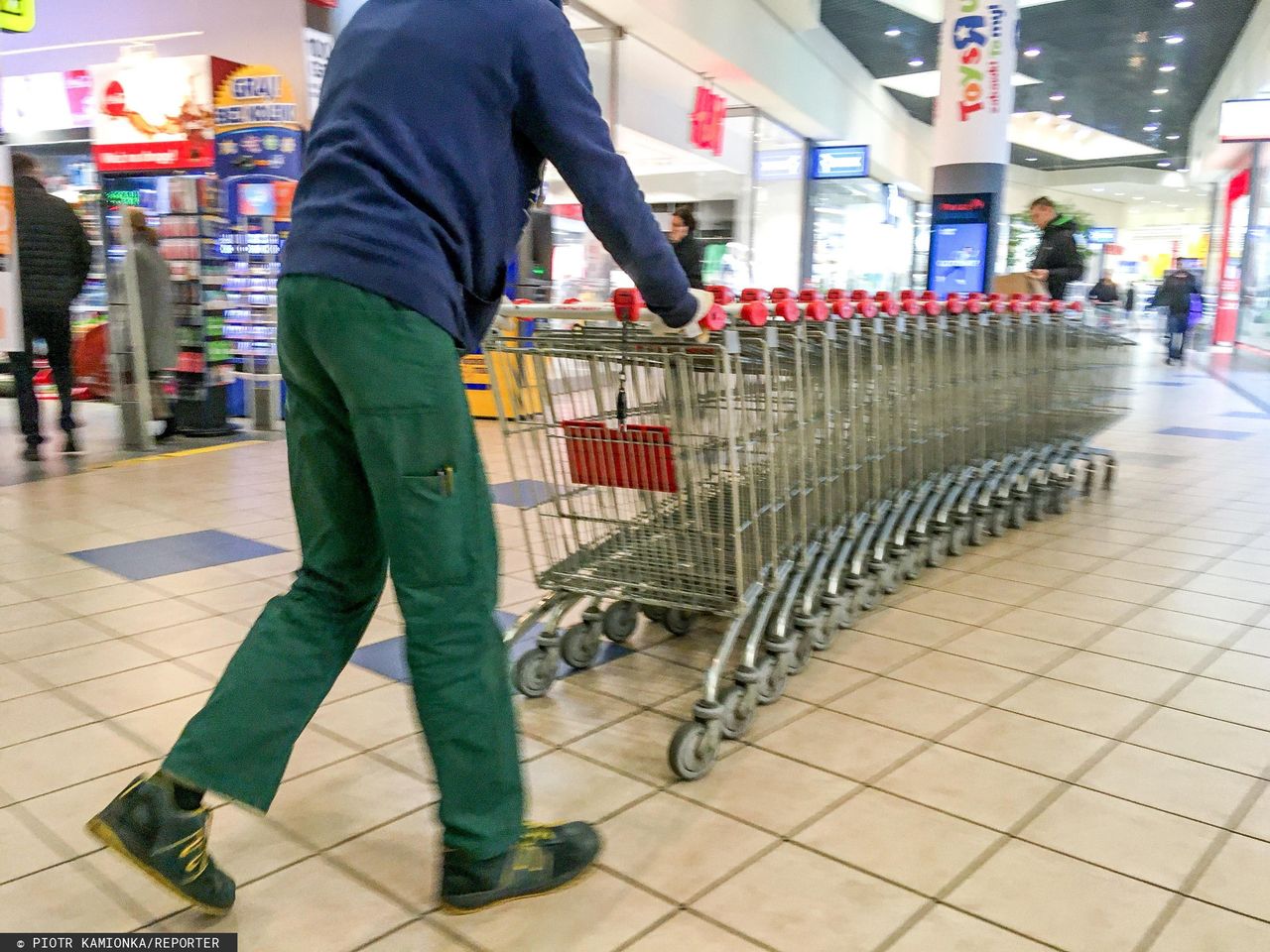 Tarcza antykryzysowa. 713 tysięcy pracowników tymczasowych bez prawa do odpraw 