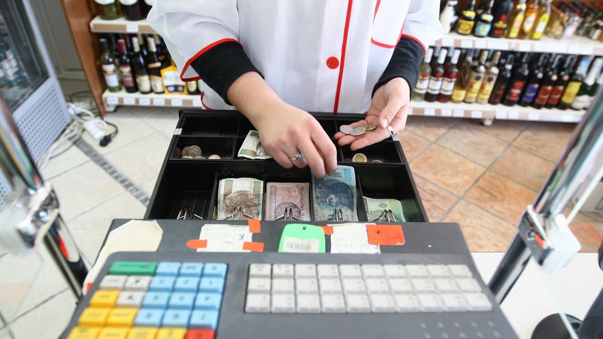 Wystarczy sprzedawać papierosy, by w niedzielę otworzyć sklep. Oczywiście mowa tu o przeważającej działalności