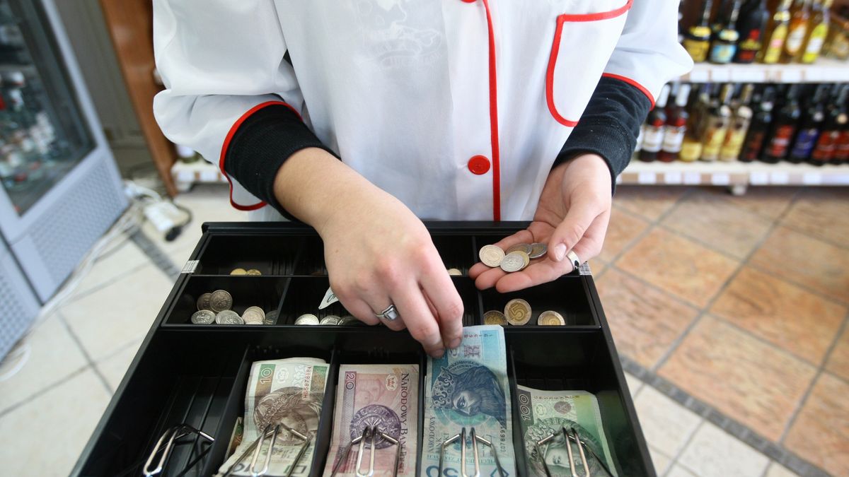 Najgorzej jest w handlu, gdzie firmy mają 7,4 mld zł długu. Sytuacja pogarsza się zwłaszcza w małych sklepach, które nie wytrzymują konkurencji z gigantami