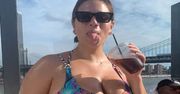 Ashley Graham przewinęła dziecko na podłodze w sklepie. Internauci grzmią!