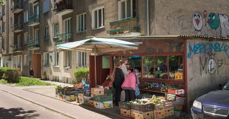 Za wystawkę przed sklepem trzeba płacić. Właścicielka przegrała długi spór