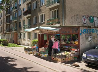 Za wystawkę przed sklepem trzeba płacić. Właścicielka przegrała długi spór