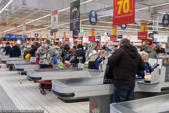 Już jutro dzień Wszystkich Świętych. Czy w długi weekend sklepy będą otwarte?