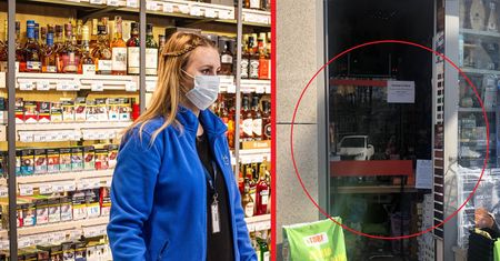 Sklepy zabezpieczają się przed koronawirusem. Komfort dla pracowników i klientów