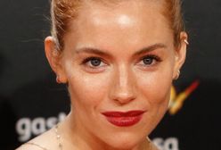 Sienna Miller: koszula nocna na czerwony dywan?