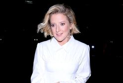 Naturalna Lara Gessler na ściance. Schudła?