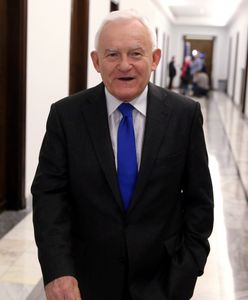 Miller: skandaliczna ustawa, prezydent powinien ją zawetować