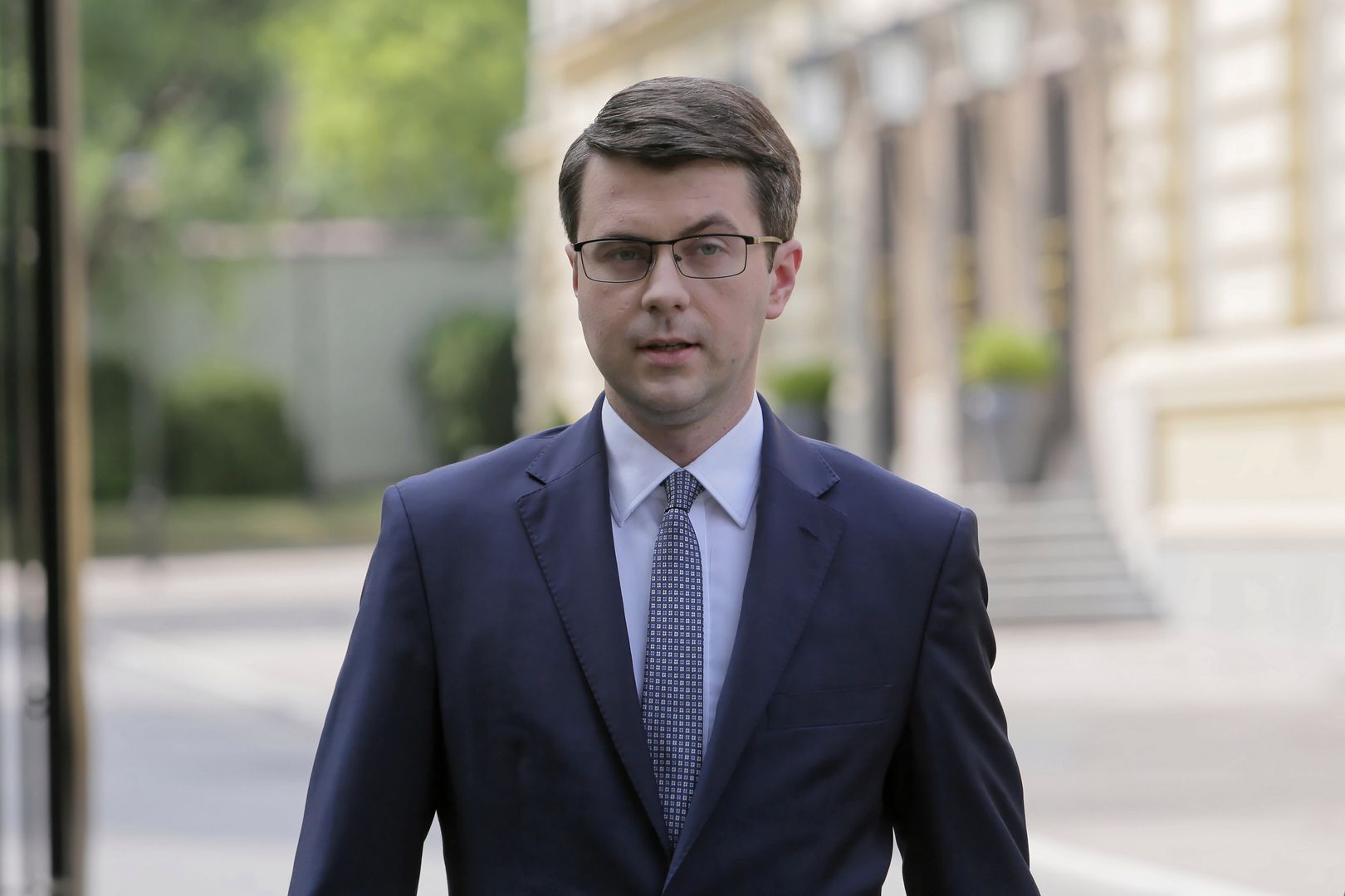 Rzecznik rządu Piotr Mueller ujawnił, że Zbigniew Ziobro podjął decyzję ws. kolejnego bohatera afery z "farmą trolli" w resorcie sprawiedliwości