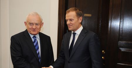 Wybory prezydenckie 2020. Leszek Miller komplementuje Donalda Tuska