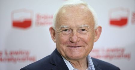 Leszek Miller adoptował egzotyczne zwierzę. Zachęca też innych