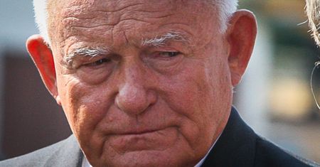 Leszek Miller wciąż przeżywa śmierć syna. "To tak szybko nie mija"