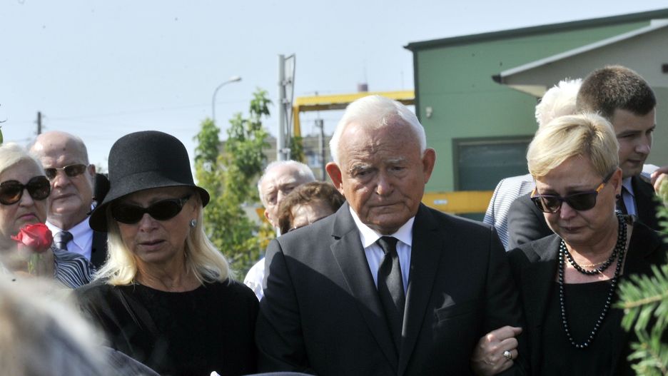 Leszek Miller wniesie pozew sądowy przeciwko "Faktowi"