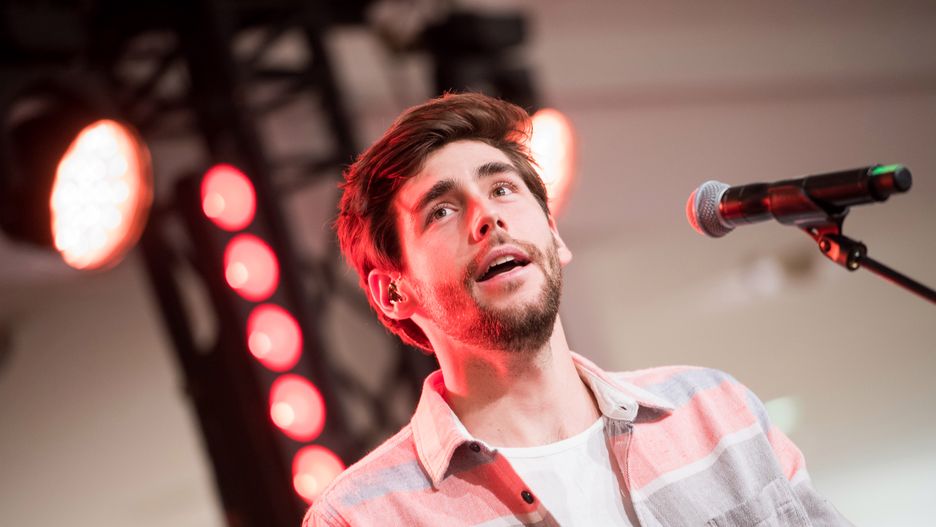 Nie wiedzieliście, jak wygląda Alvaro Soler? Już wiecie