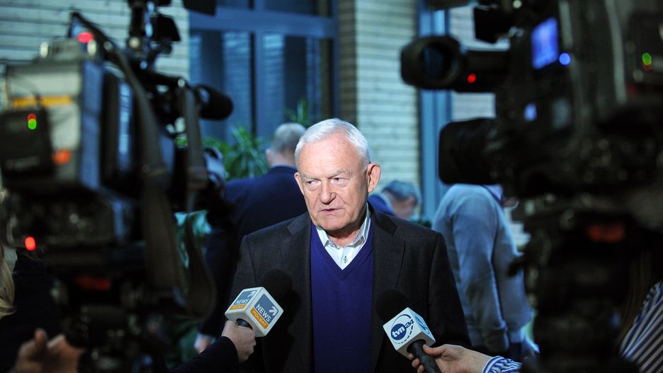 Leszek Miller napisał felieton dla "Super Expressu"