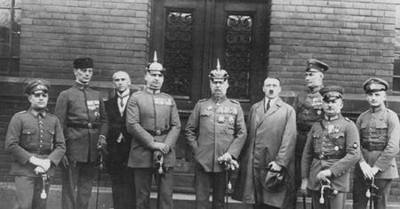 Dlaczego Adolf Hitler skazał na śmierć jednego z najbliższych przyjaciół?