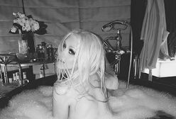 Christina Aguilera nago w wannie. Zmysłowa sesja gwiazdy zachwyca
