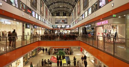 Gigant przejmuje najpopularniejsze sieciówki. Ulubione marki klientów dostały drugie życie