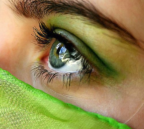 Zielony makijaż oczu 