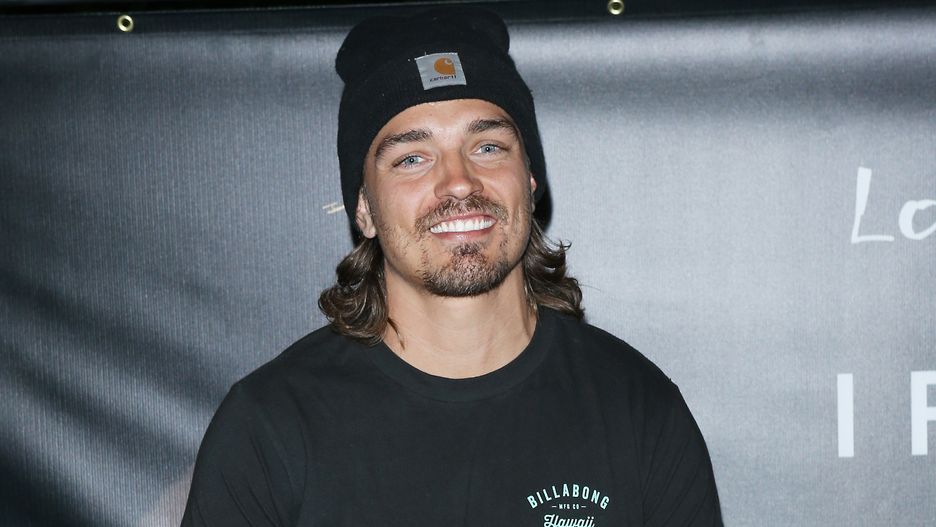 "Bachelor in Paradise": Dean Michael Unglert miał wypadek na nartach