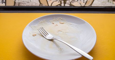 Najgorszy wynik w Europie. Fatalne zwyczaje żywieniowe polskich pracowników