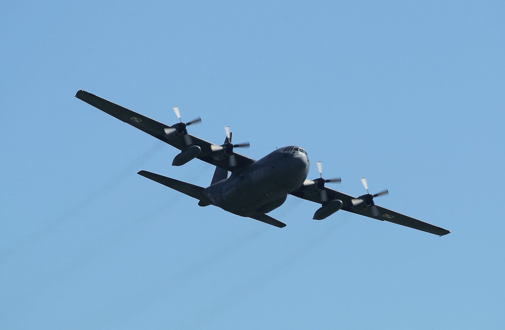 Wojskowy samolot transportowy Hercules lądował awaryjnie na lotnisku we Wrocławiu