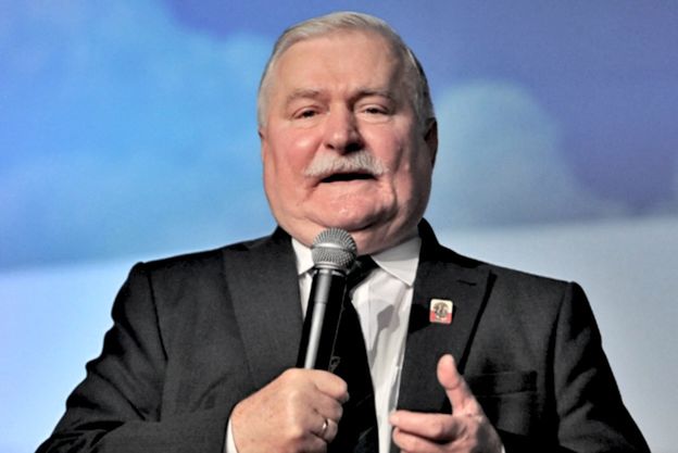 Odzyskanie wraku tupolewa. Lech Wałęsa zamieścił odważne porównanie