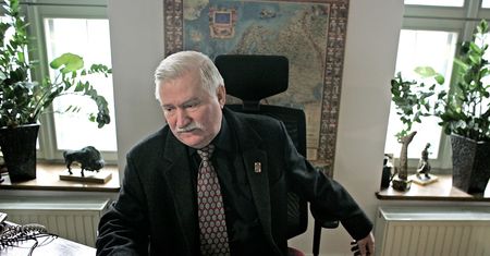 Szokujące doniesienia nt. Lecha Wałęsy. Palił "niewygodne" dokumenty?