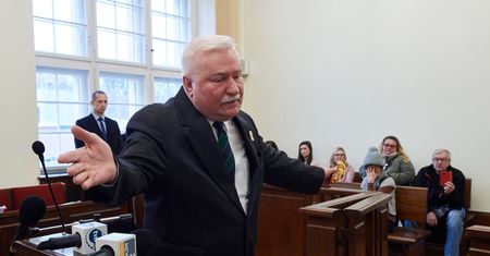 Lech Wałęsa staje w obronie aresztowanego wnuka. "Mszczą się na mojej rodzinie"