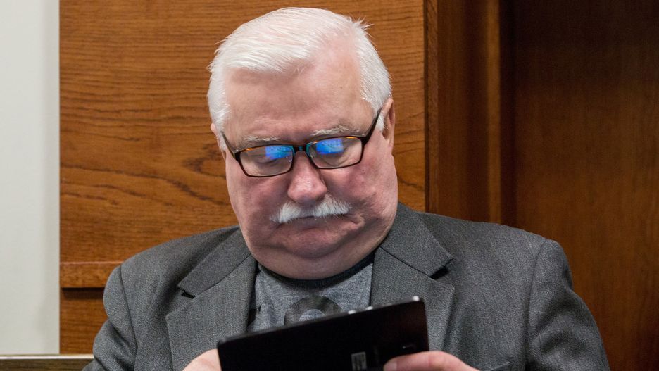 Lech Wałęsa ostrzega przed hakerskimi atakami z Rosji