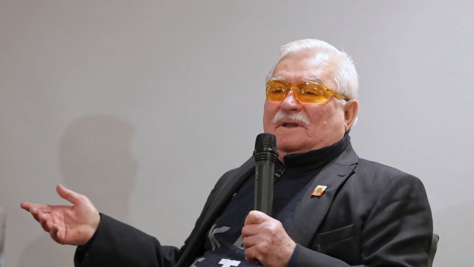 Lech Wałęsa spotkał się z uczniami w ECS, a nie w podstawówce