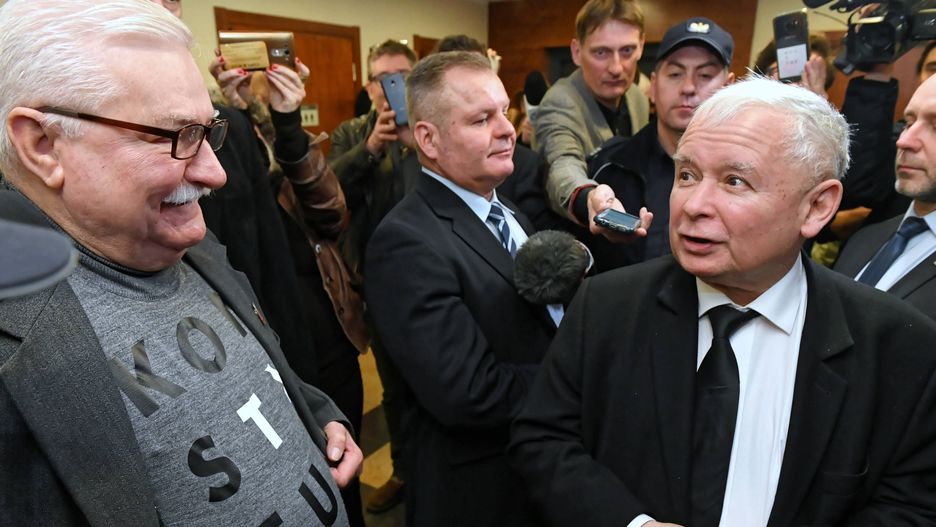 22 listopada 2018 roku. Lech Wałęsa i Jarosław Kaczyński w gmachu gdańskiego sądu.