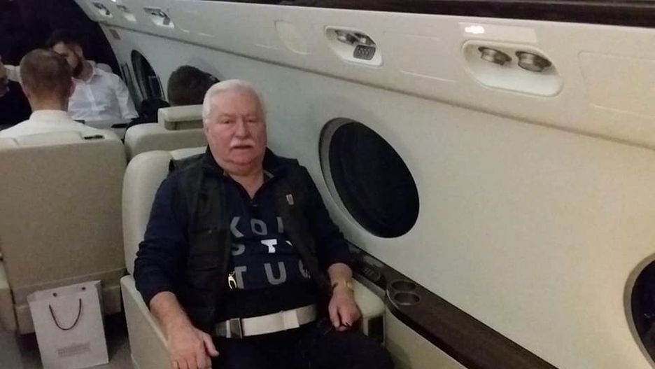 Lech Wałęsa w podróży na pogrzeb G.W. Busha