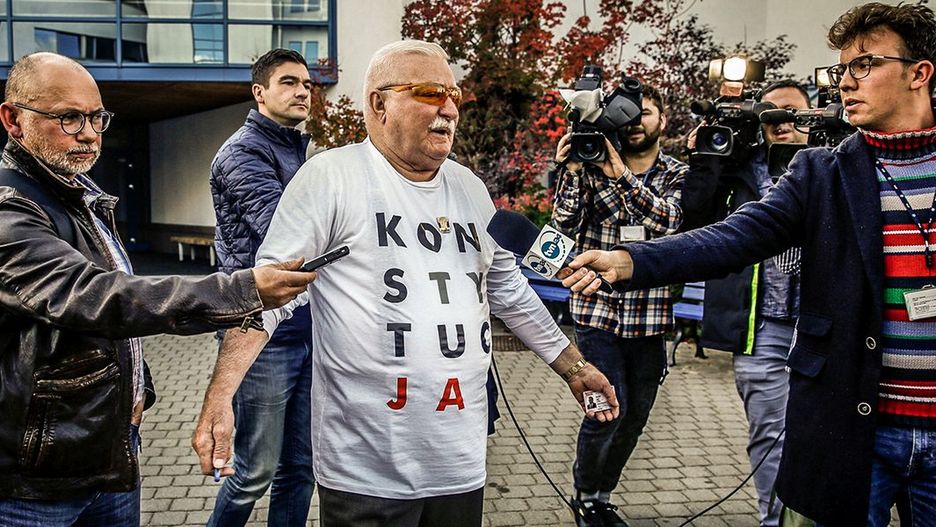 - To ważny moment i powinniśmy być solidarni - napisał były prezydent.