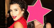 Kim Kardashian po raz kolejny odpowiada hejterom i publikuje zdjęcie topless. Tym razem nie pozuje sama...
