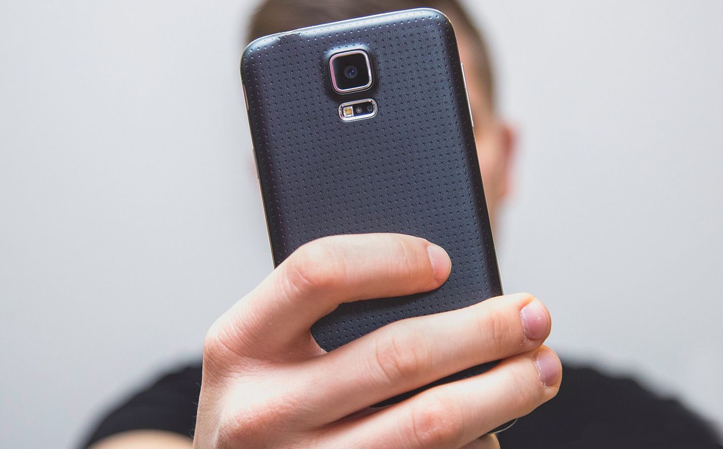 Zrób selfie, żeby odblokować konto na Facebooku