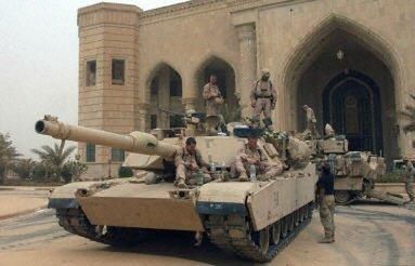 Amerykańskie czołgi w pałacu Husajna