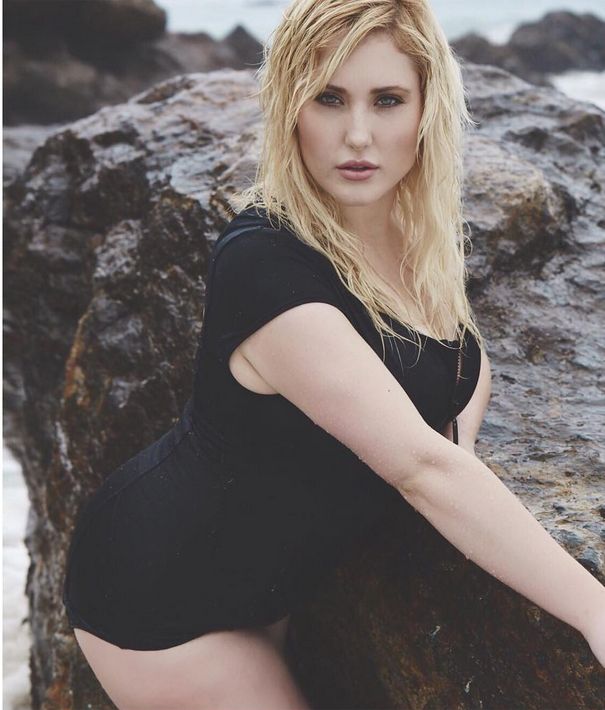 Hayley Hasselhoff - córka gwiazdy Słonecznego Patrolu - to modelka plus size