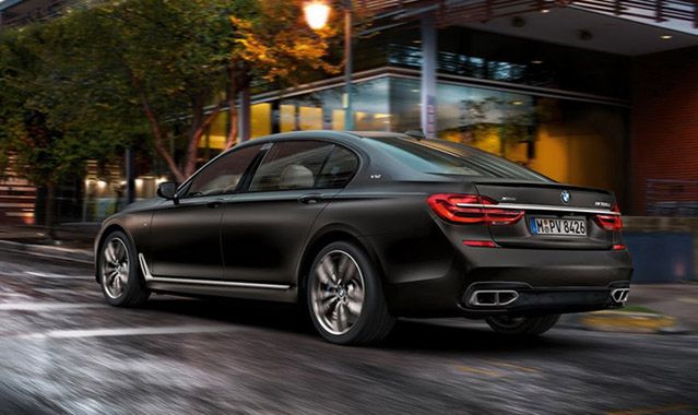 BMW M760Li xDrive: sportowy luksus po bawarsku