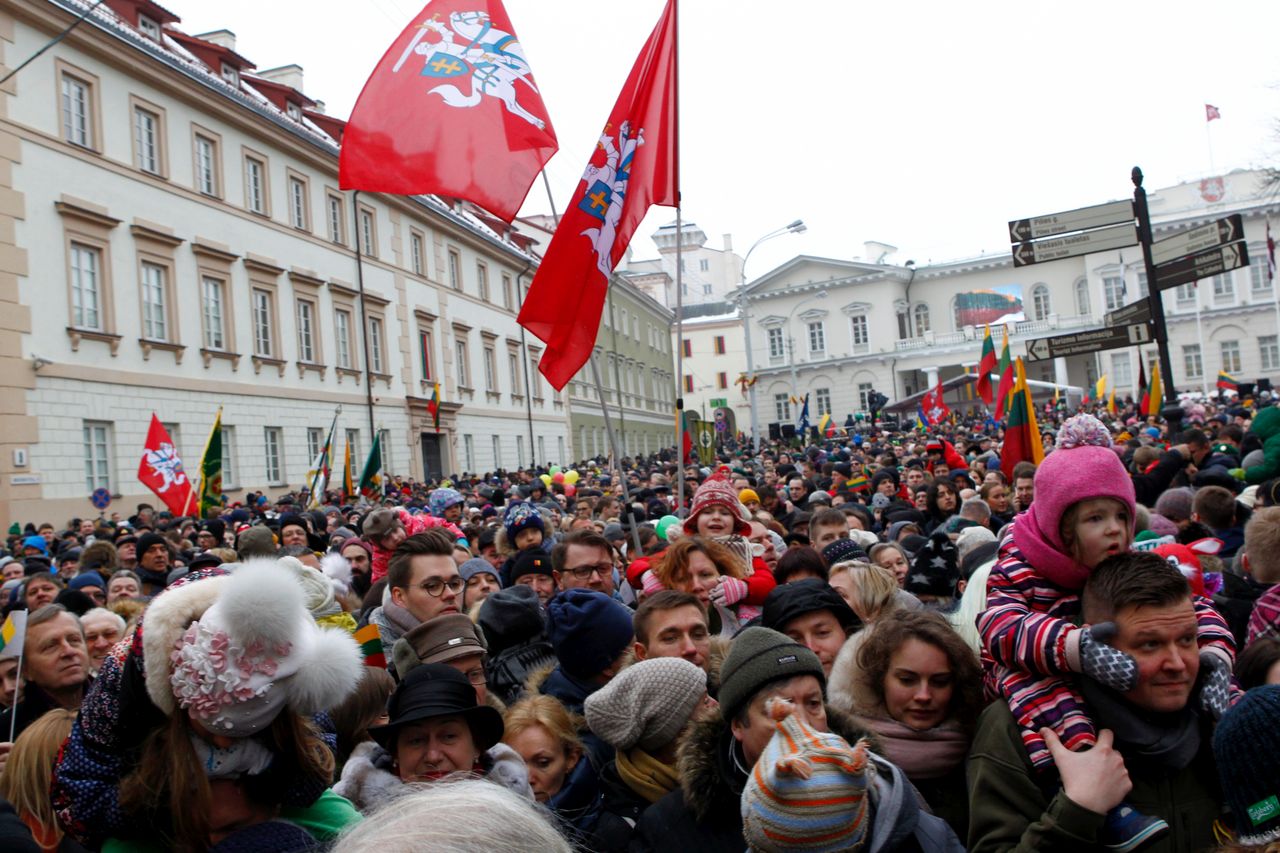 Z fajerwerkami, ale bez nacjonalistów. Jak inne kraje świętują stulecie niepodległości