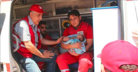 Syria: na terenie objętym wojną urodziły się bliźniaki syjamskie. Czerwony Krzyż apeluje o pomoc