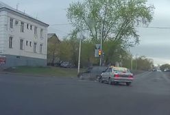 #dziejesiewmoto: taksówkarz powoduje kolizję i ucieka z miejsca zdarzenia