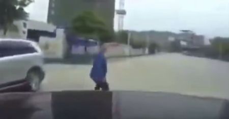 #dziejesiewmoto: kierowca zemścił się na swoim wrogu, rozbijając mu auto