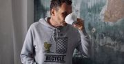 Syn legendy polskiego kina zrobił coming out. "Spałem na klatkach. Na chodniku". Wstrząsająca historia