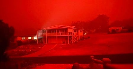 Australia w ogniu. Tysiące ludzi uwięzionych na plażach