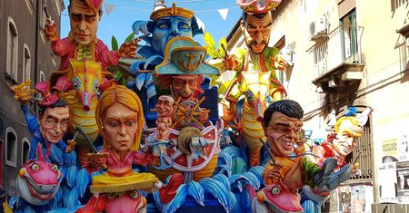 Karnawał z wulkanem w tle. Acireale zachwyca